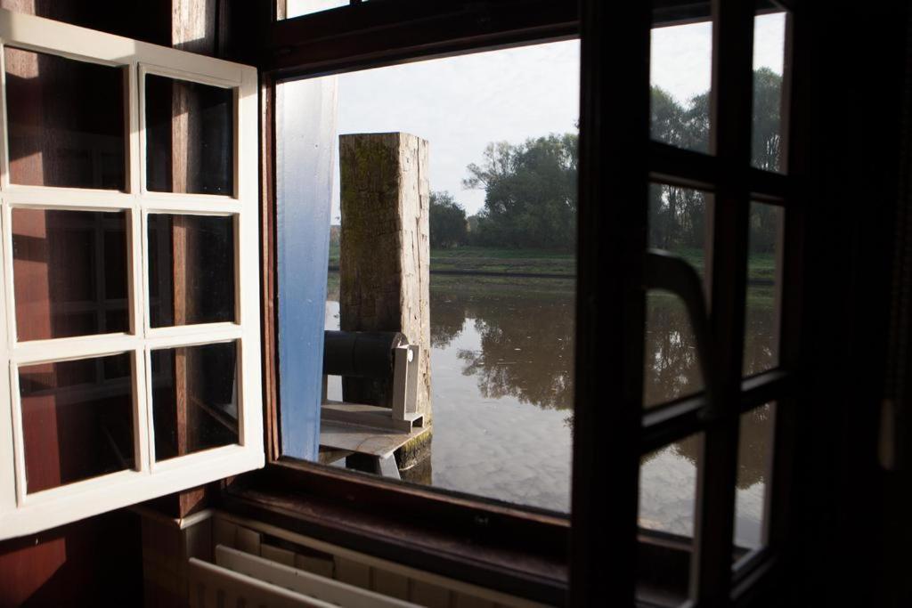 Boat Hotel De Barge Brugge Dış mekan fotoğraf