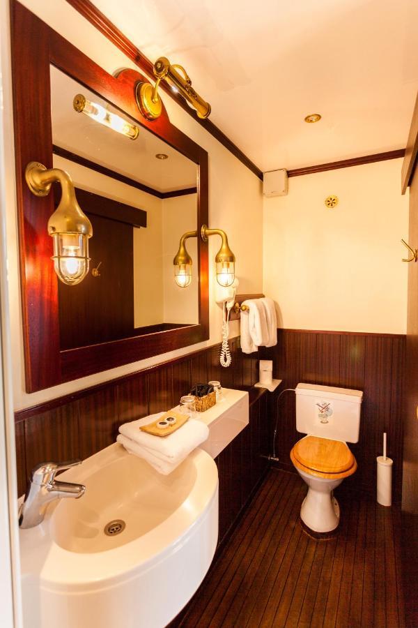 Boat Hotel De Barge Brugge Dış mekan fotoğraf