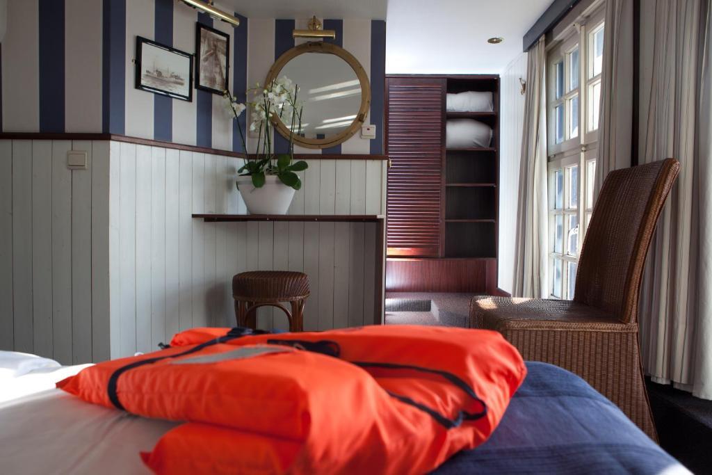 Boat Hotel De Barge Brugge Oda fotoğraf