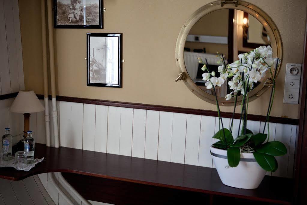 Boat Hotel De Barge Brugge Dış mekan fotoğraf
