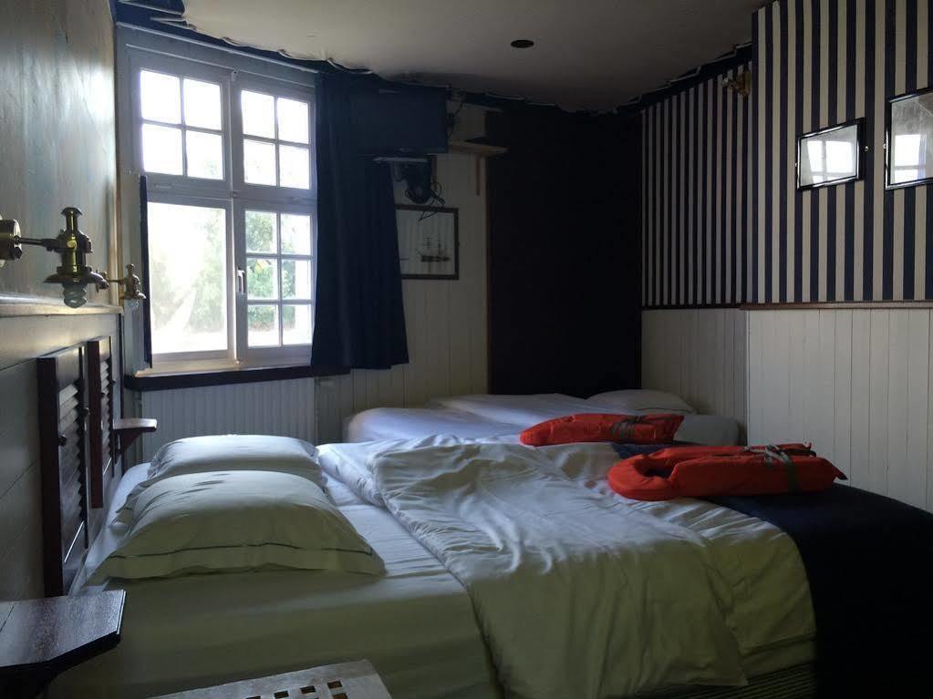 Boat Hotel De Barge Brugge Dış mekan fotoğraf