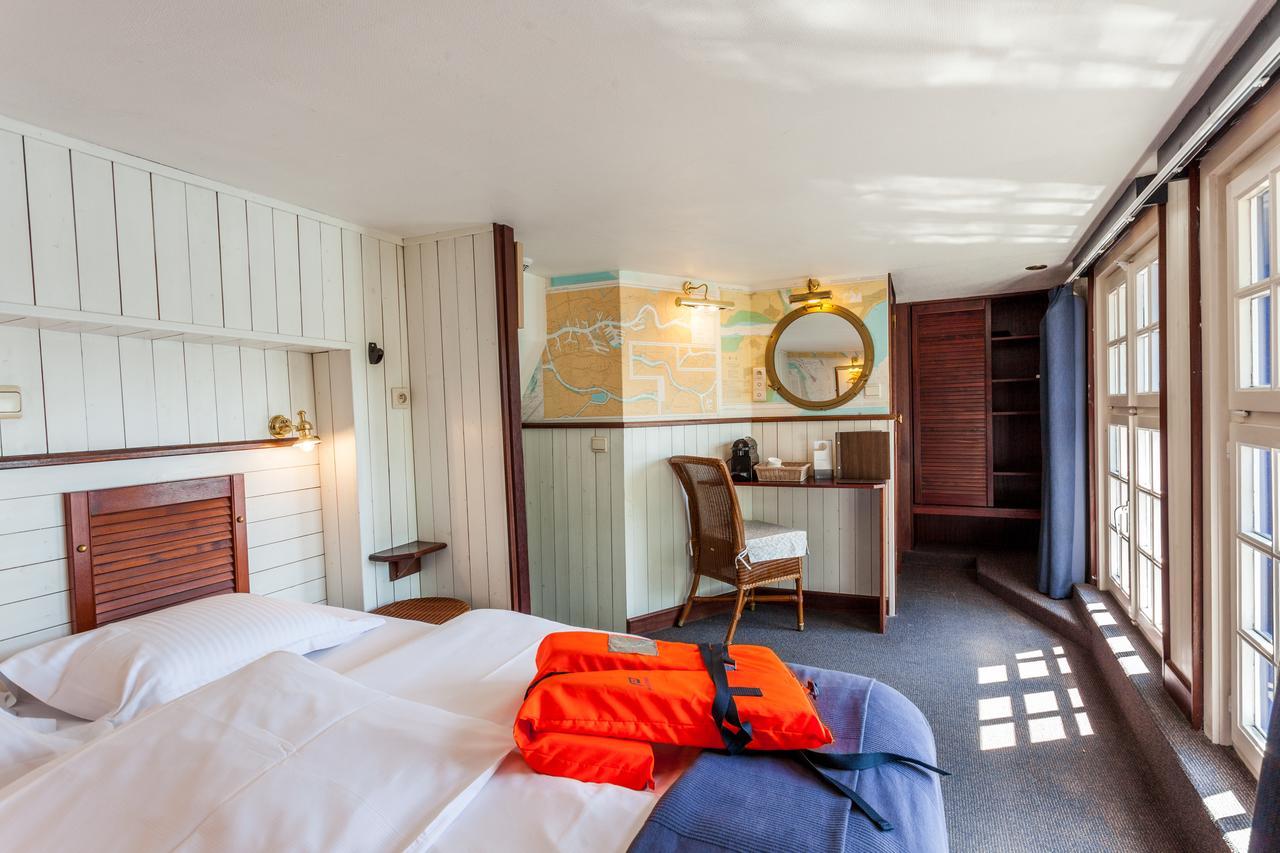 Boat Hotel De Barge Brugge Dış mekan fotoğraf