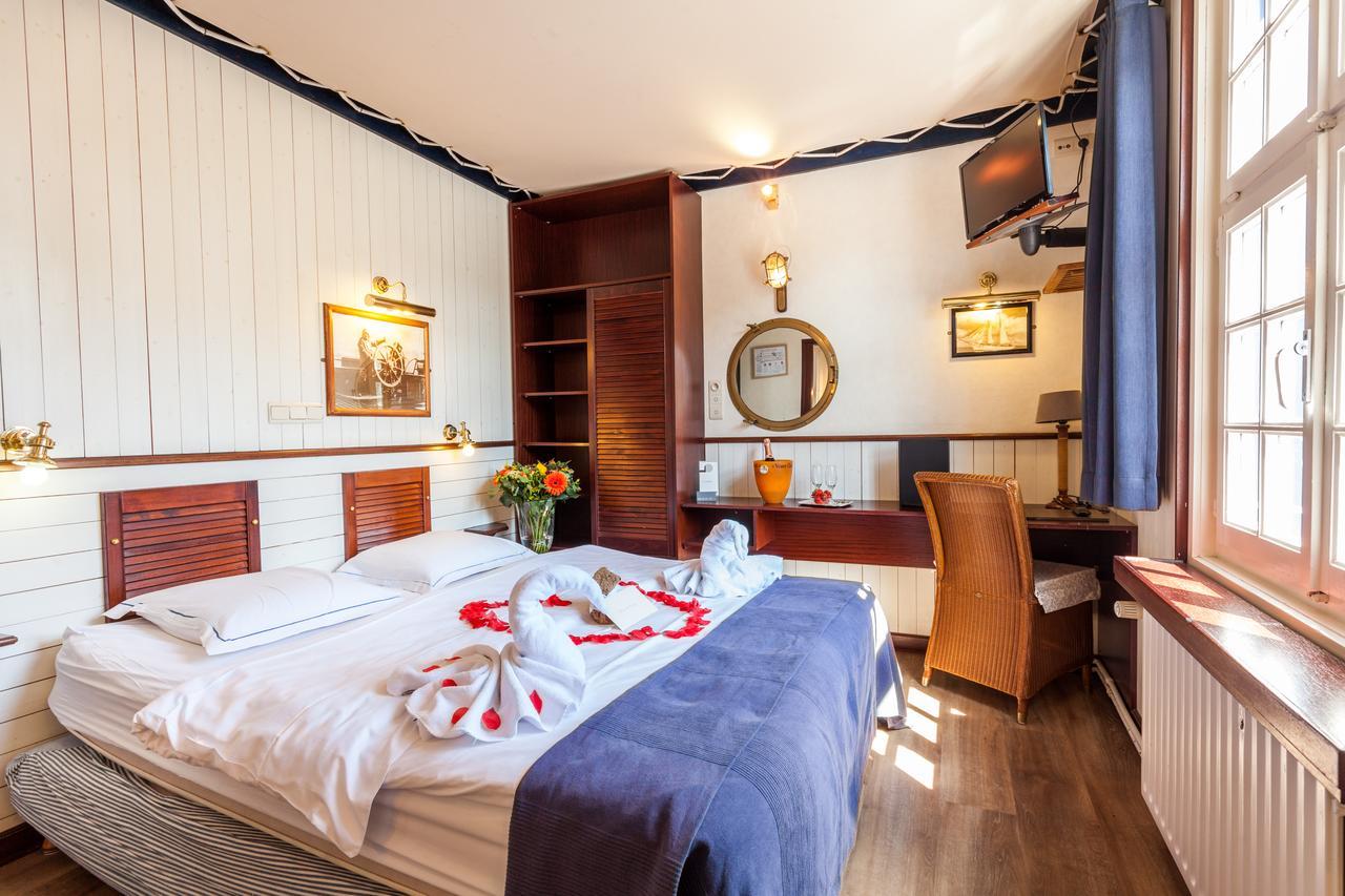 Boat Hotel De Barge Brugge Dış mekan fotoğraf