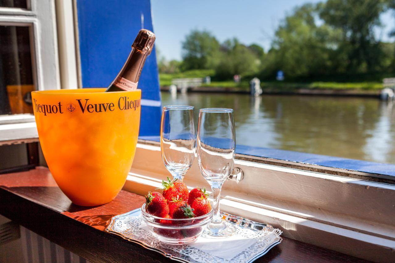 Boat Hotel De Barge Brugge Dış mekan fotoğraf