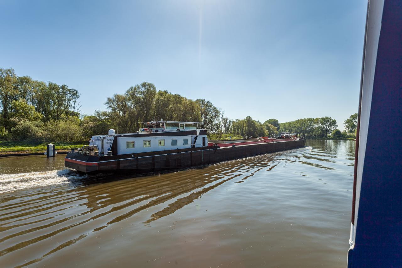 Boat Hotel De Barge Brugge Dış mekan fotoğraf